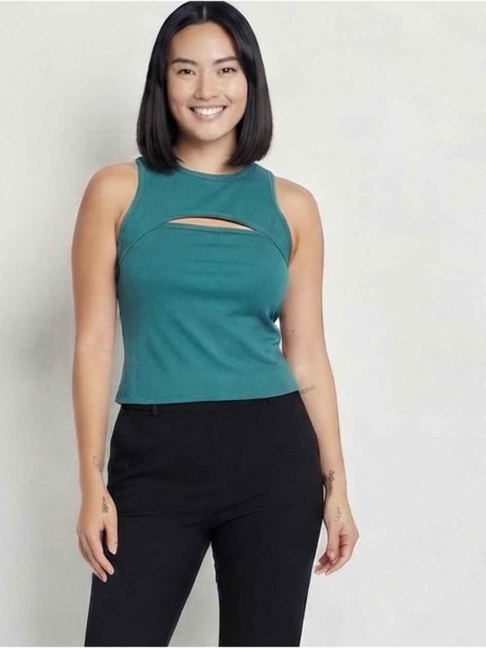 Bold Elements Womens Crew Neck Sleeveless Blouse☀️☀️
